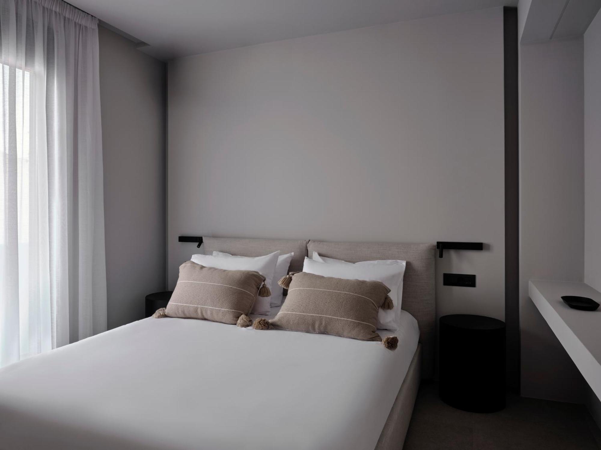 Bond Smart Living Suites Aten Exteriör bild