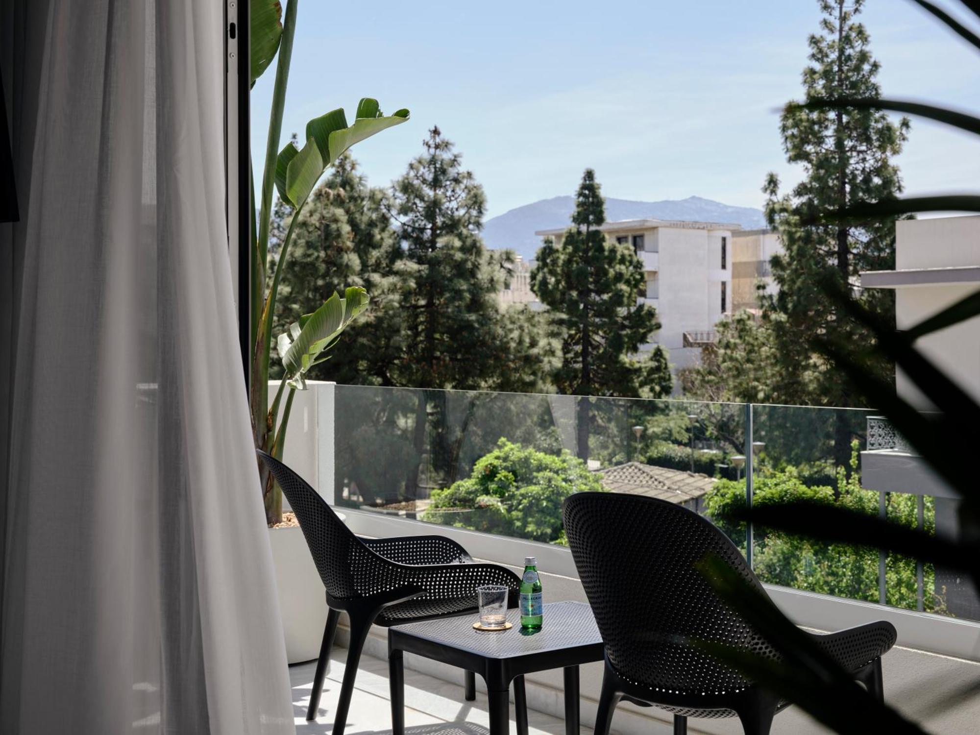 Bond Smart Living Suites Aten Exteriör bild